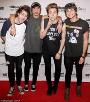 /album/a5sospt/article-2631291-1dedffff00000578-5-634x717-jpg/
