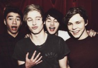 /album/a5sospt/v2-338x236-thumb-5098725-5-seconds-of-summer-jpg/