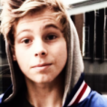 /album/luke-hemmings/tumblr-mxlq6ajfbp1s5k7rfo4-250-png/
